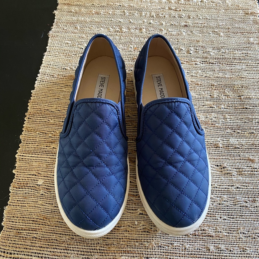 Steve Madden slip-ons